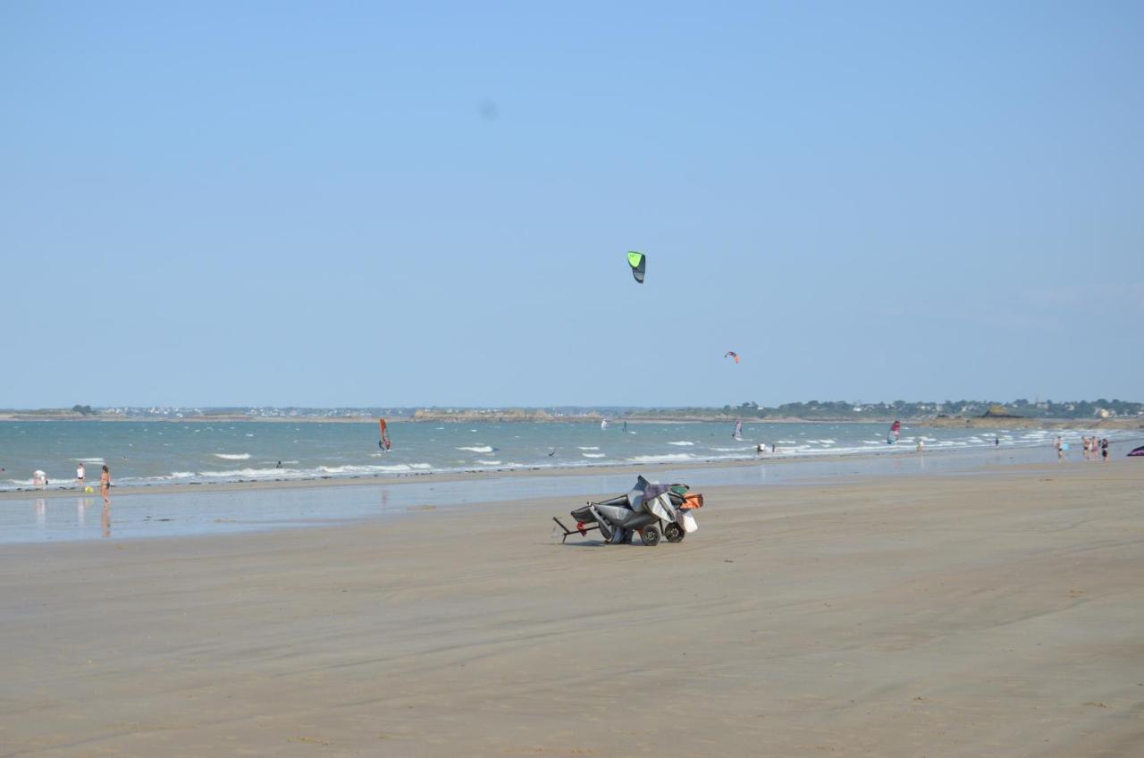 Bleu Outremer Saint-Cast-le-Guildo Bagian luar foto