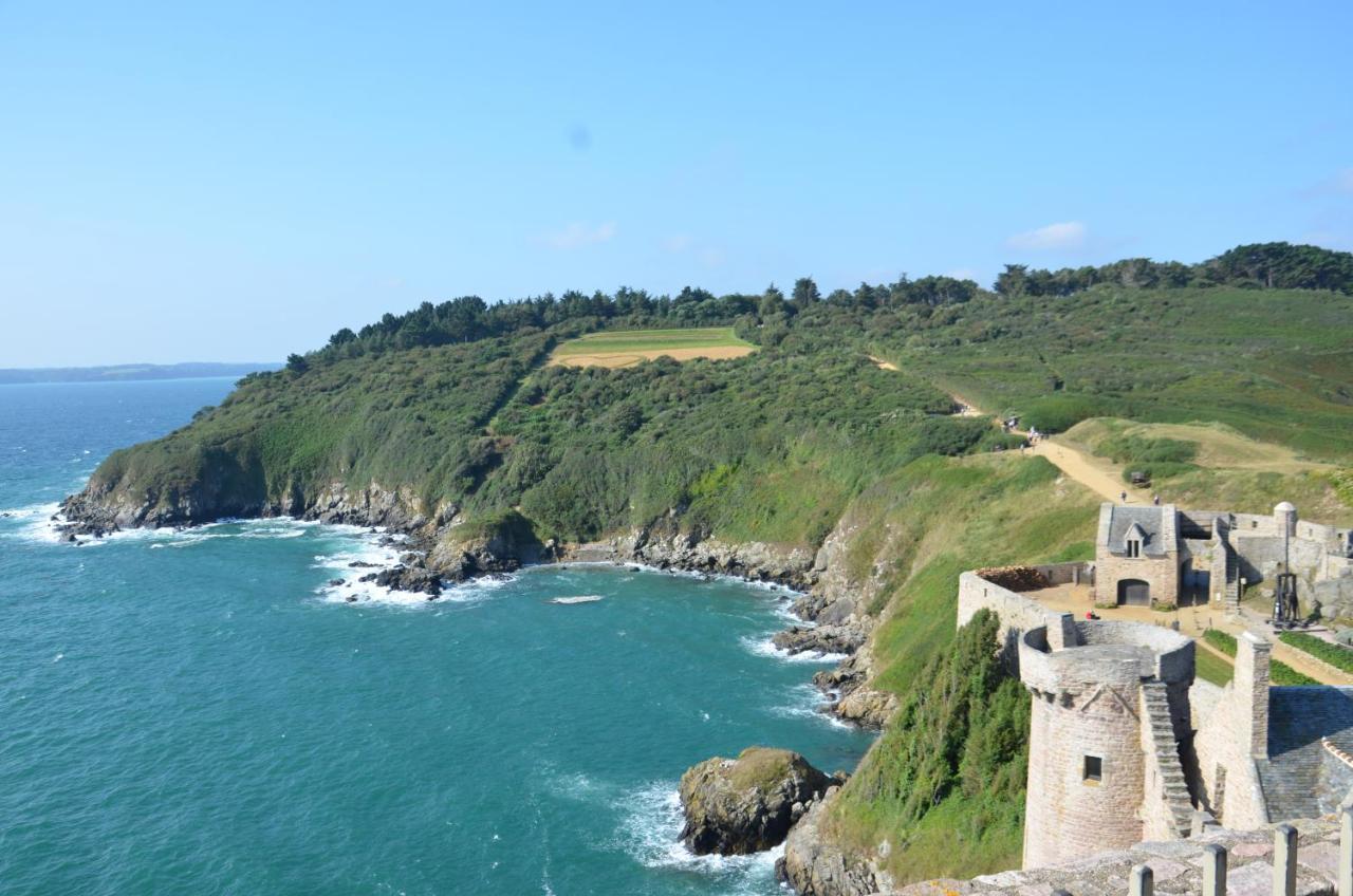 Bleu Outremer Saint-Cast-le-Guildo Bagian luar foto
